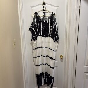 Black/white dress women’s